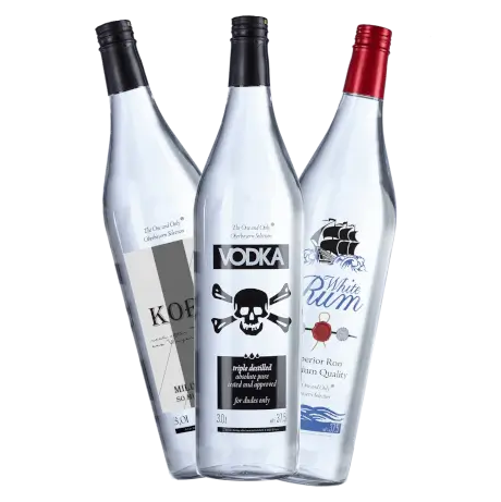 Drei 3-Liter-Flaschen der Oberbayern Selection mit Korn, Vodka und White Rum.